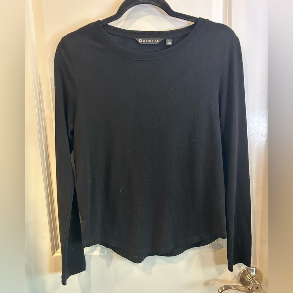 Athleta Black Long Sleeve Lightweight‎ Top Size Small